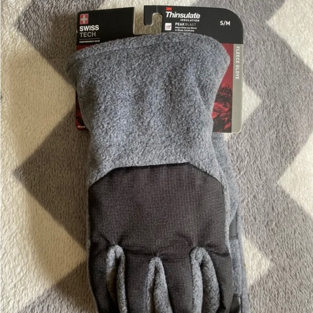 “2” Swiss tech and huntworth gunner gloves